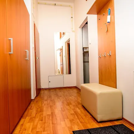 Downtown Apartment *